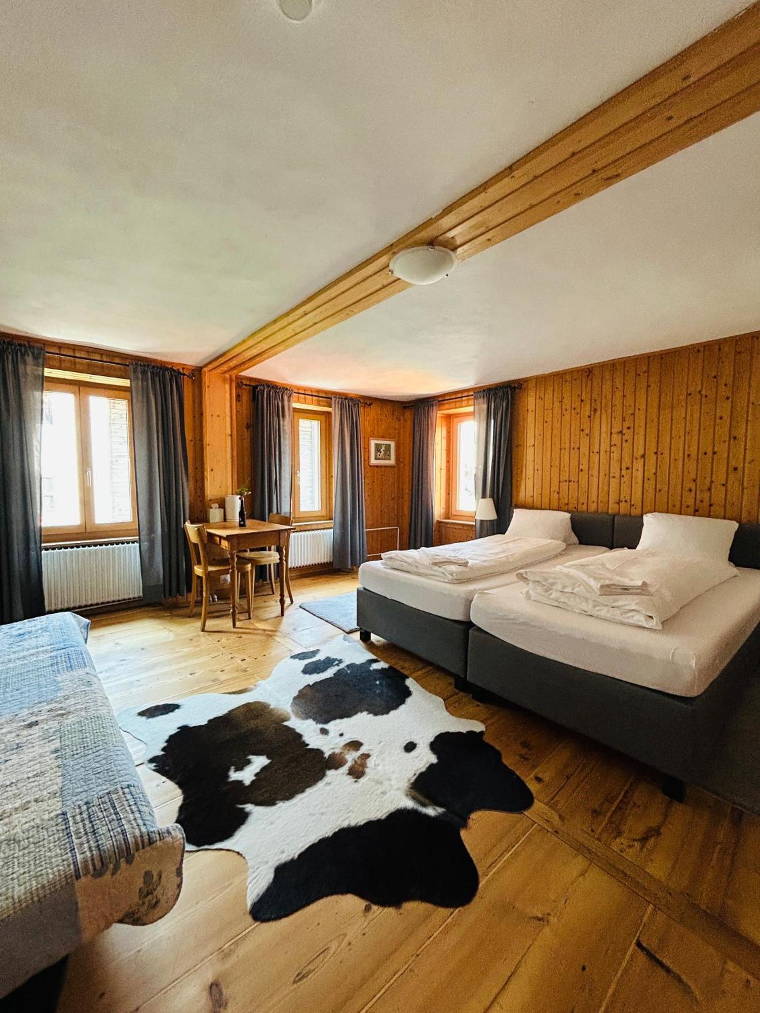 Gasthaus Roessli Versam Luaran gambar